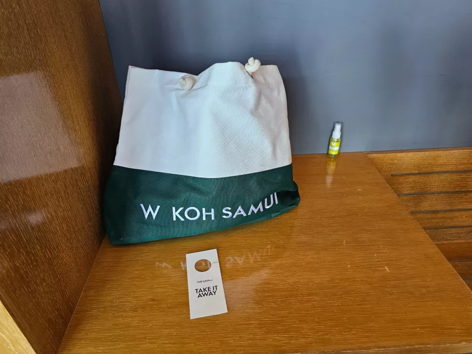 Strandtasche und Abwehrmittel