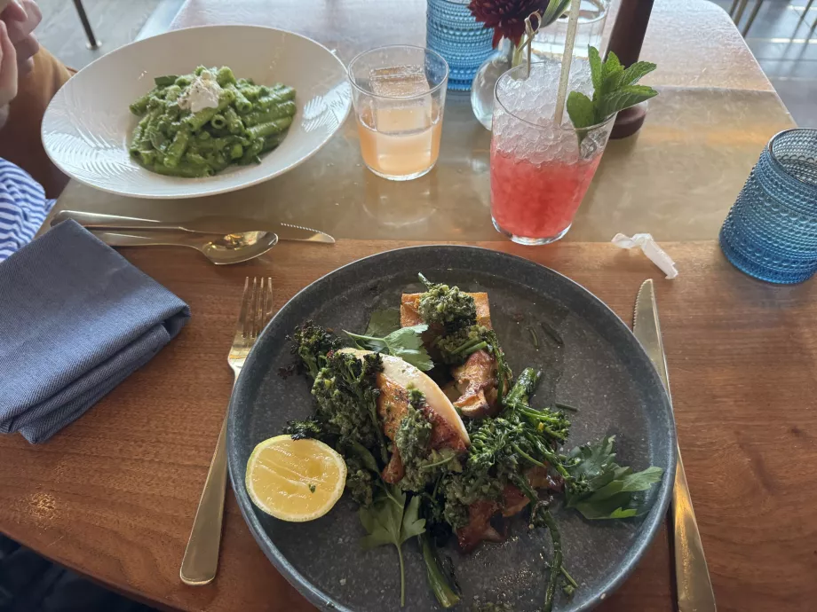 Essen im Peak Restaurant