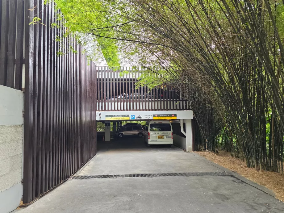 Einfahrt in die Garage