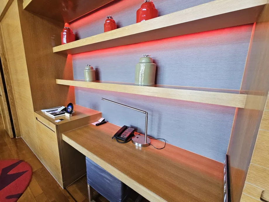 Bürotisch für die Arbeit