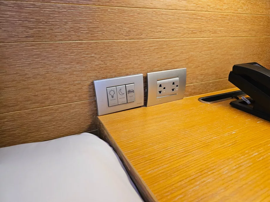 Nachttischschubladen