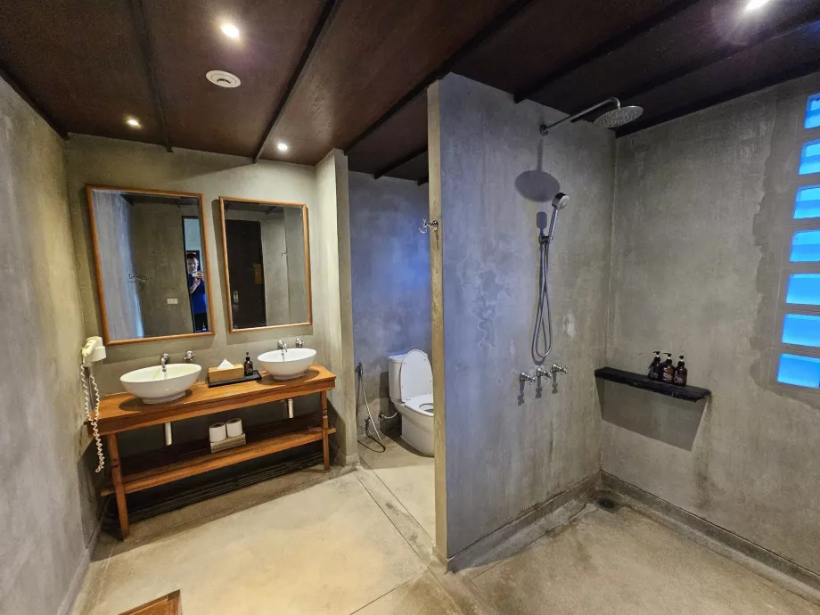 Toilette im Fitnessstudio