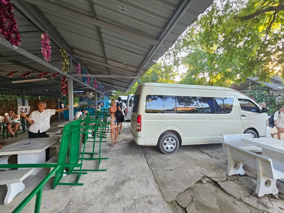 Minivan - Abfahrt zurück zum Hotel