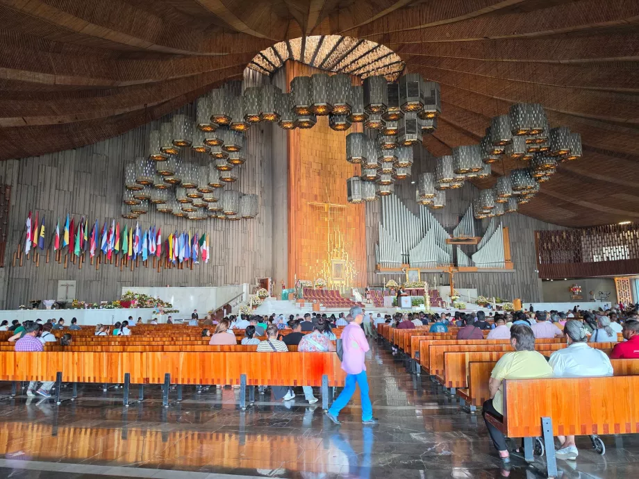 Das Innere der Basilika von Guadelupe