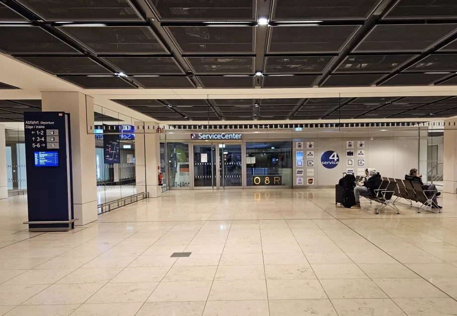 Gepäckaufbewahrung am Bahnhof