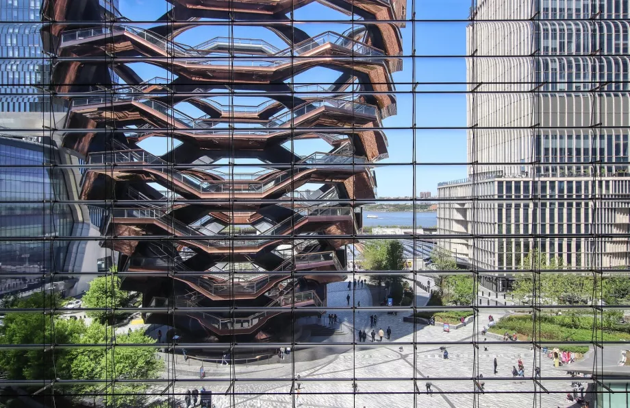 Das Schiff vom The Edge-Wolkenkratzer aus gesehen