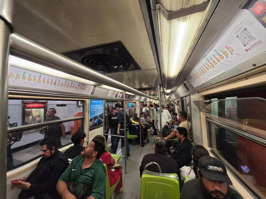 U-Bahn Innenbereich in CDMX