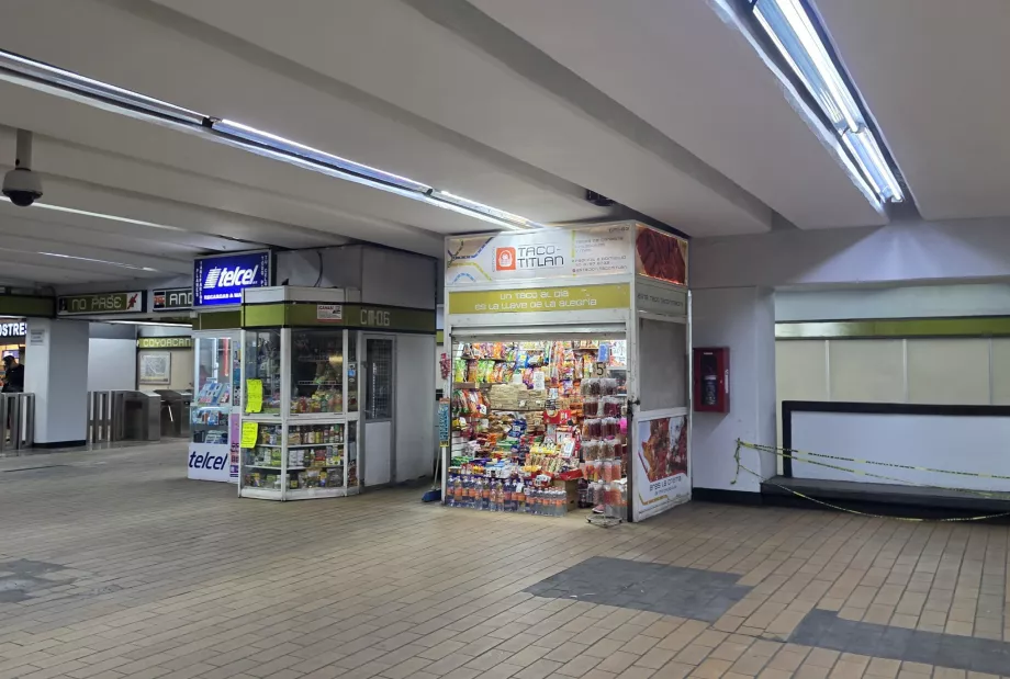 Kleine Verkaufsstände an Bahnhöfen