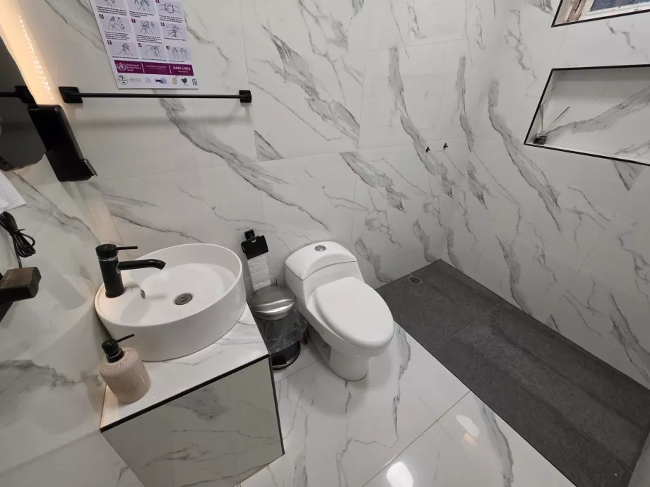Toilette an der Rezeption