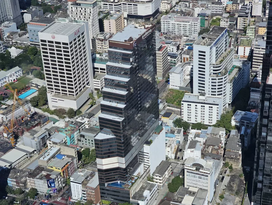 Blick auf das Hotel vom Aussichtspunkt King Power Mahanakhon
