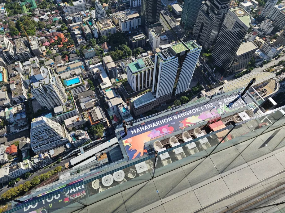 King Power Mahanakhon - Schaukel