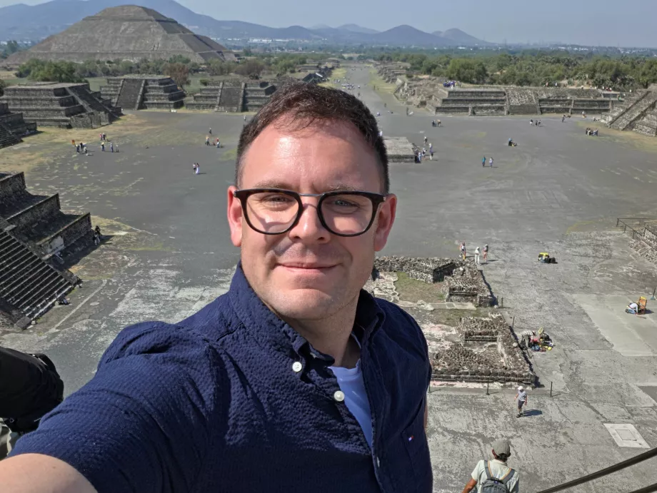 Ich auf der Pyramide des Mondes