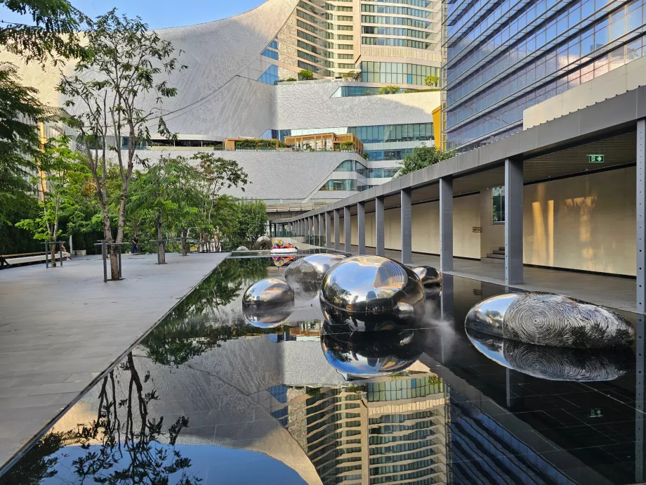 Platz über Akara Sky Hanuman