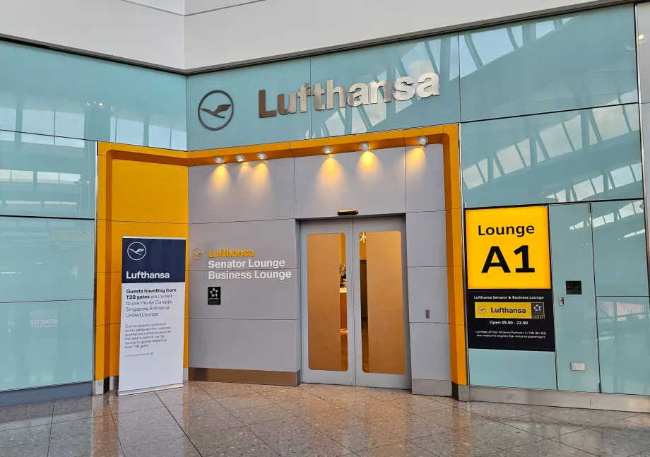Eingang zur Lufthansa Lounge im Terminal 2