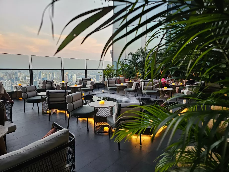 Restaurants im Akara Sky Hanuman