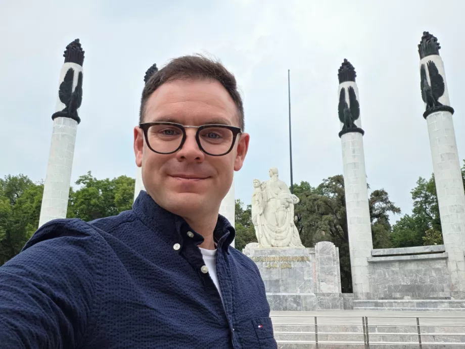Ich am Denkmal Altar a la Patria