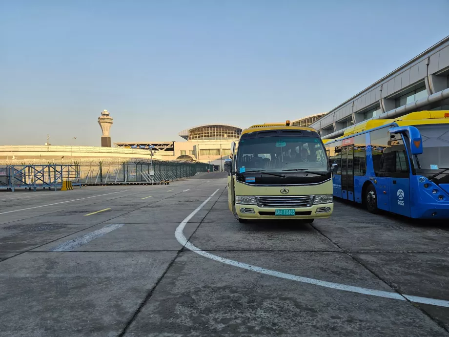 Bustransfer zum Flugzeug