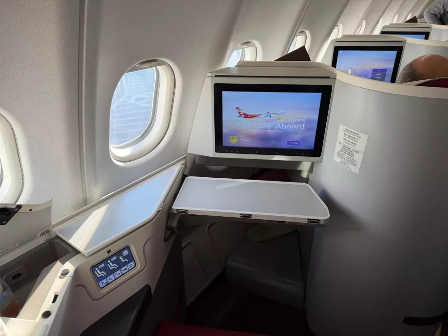 Tisch und Bildschirm