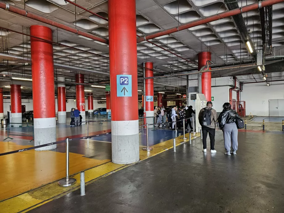 Parkplatz P2 - Uber und Bolt Taxistand