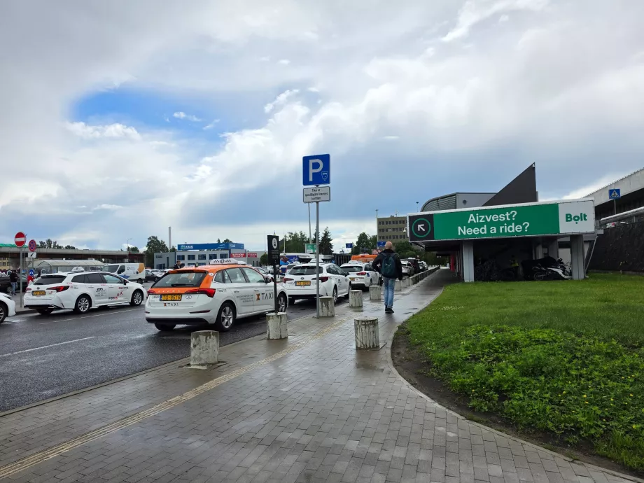 Taxi und Bolt
