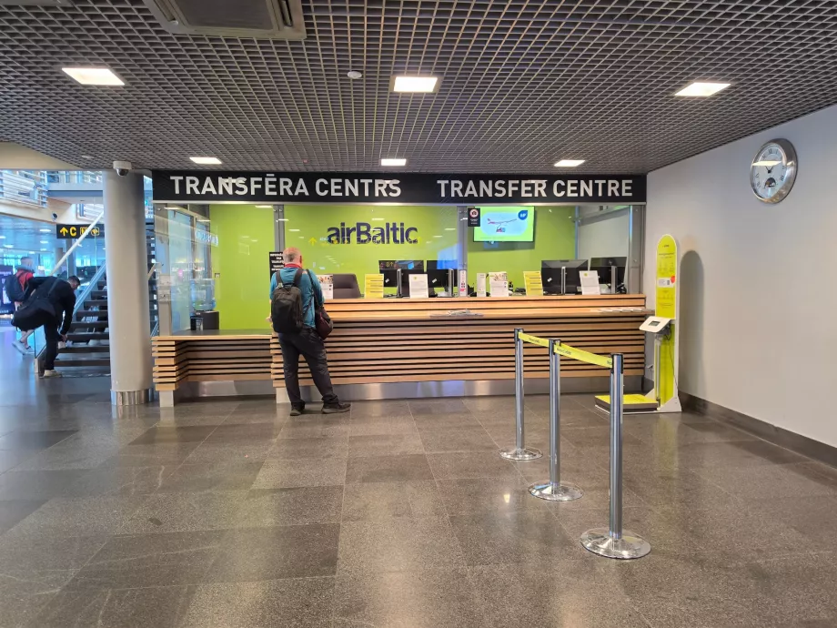 AirBaltic-Umsteigeschalter