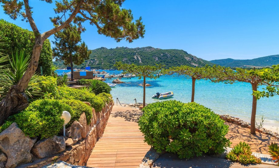 Ayollar onanizm yashirin video Ogziga oladi va telefonda ruscha porno gapiradi