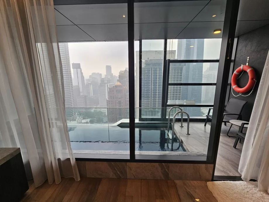 Blick auf den Pool vom Zimmer aus
