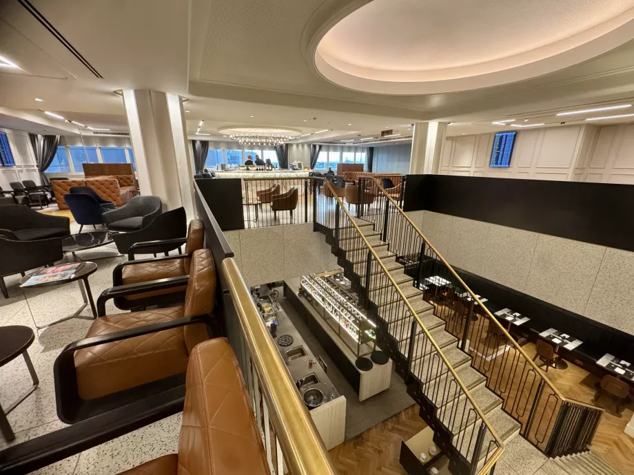 Blick auf das Wohnzimmer vom Obergeschoss aus