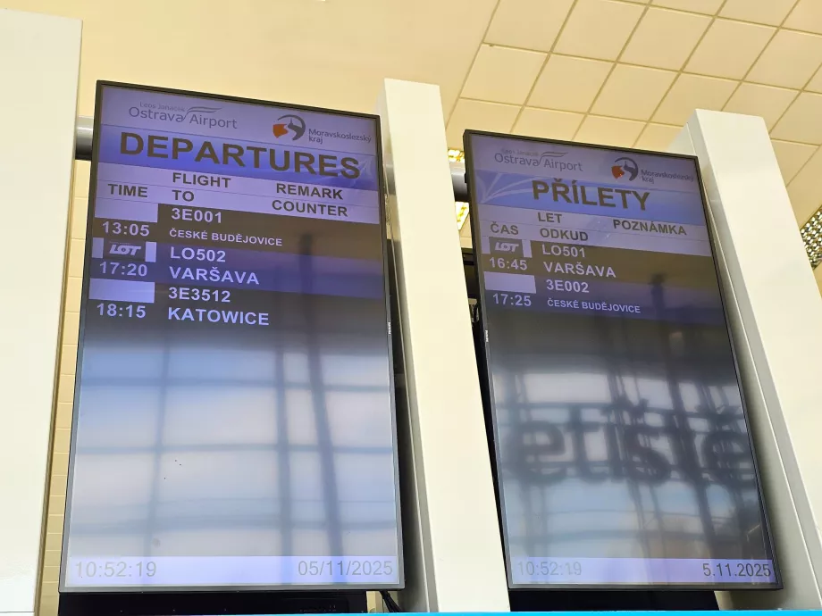 Abflüge und Ankünfte