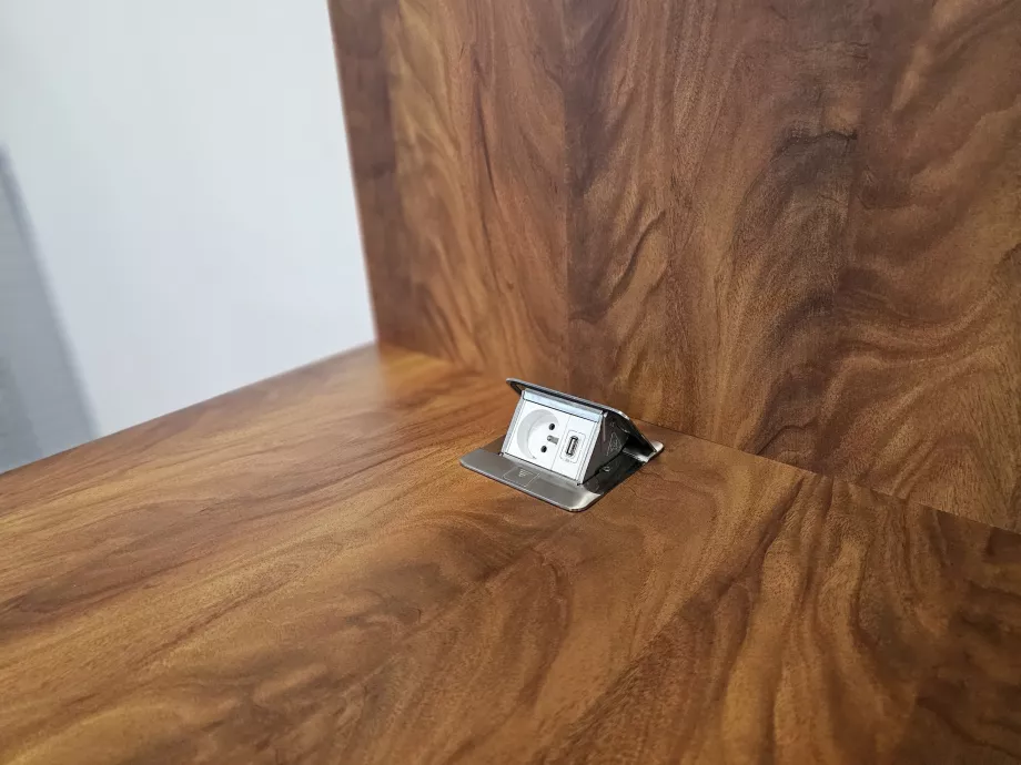 Steckdosen und USB-Anschlüsse