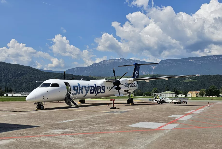 SkyAlps am Flughafen Bozen