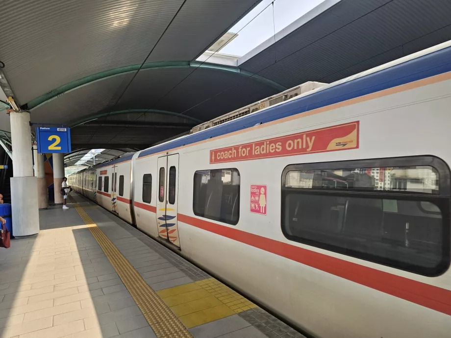 Frauenwaggons in KTM-Zügen