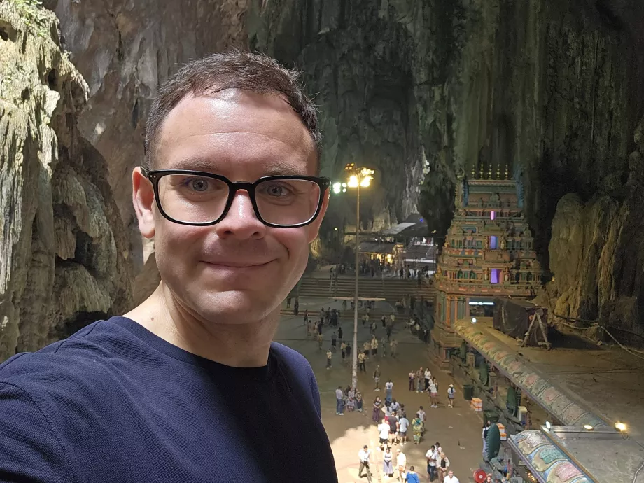 Ich in den Batu-Höhlen