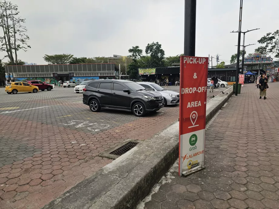 Abholpunkt der Grab-App in Batu Caves