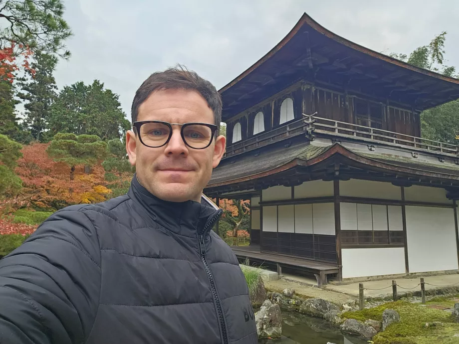 Ich im Ginkaku-ji