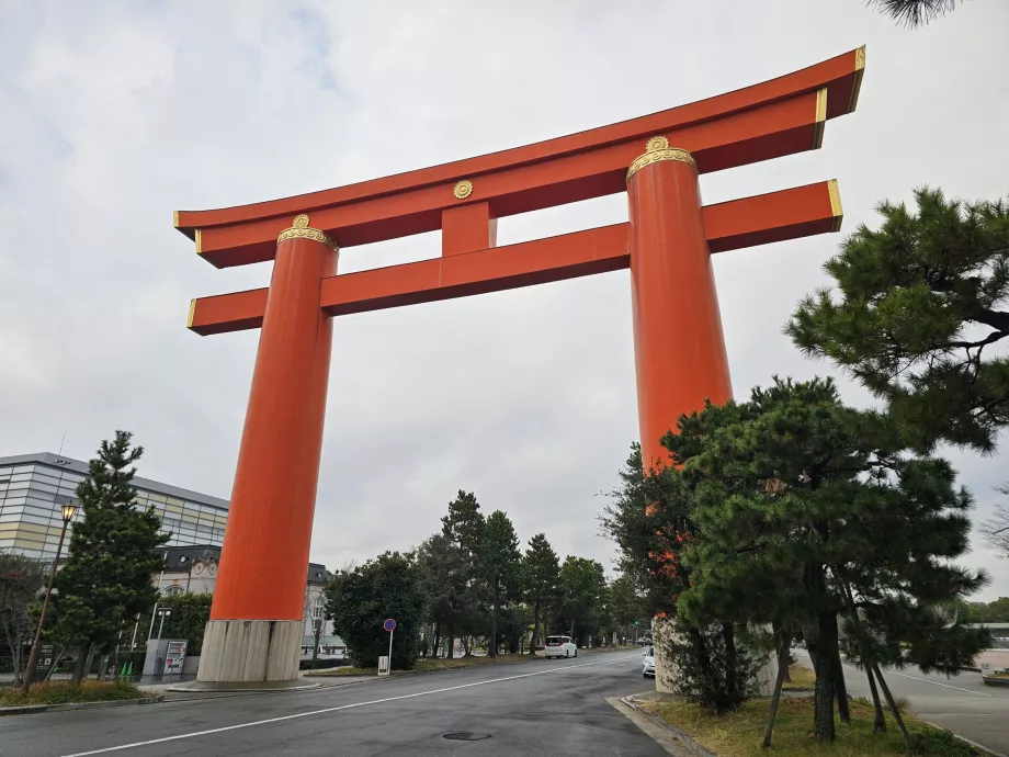 Riesiges Torii-Tor