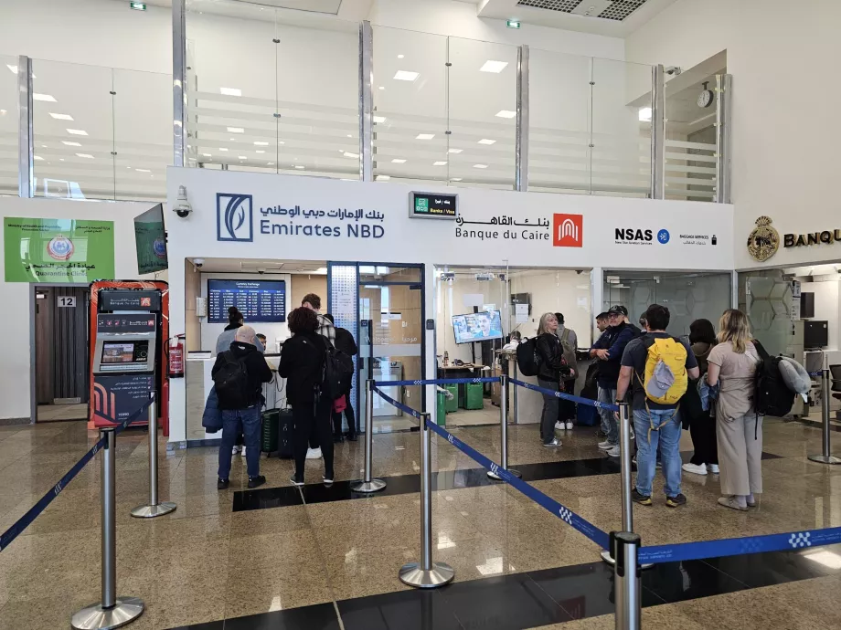 Bankschalter für den Kauf eines Visums