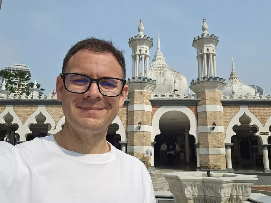 Ich in der Jamek-Moschee