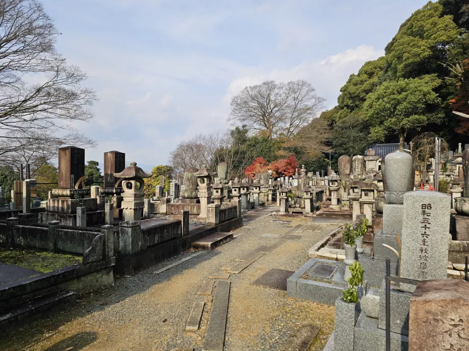 Chion-in-Tempel, Friedhof