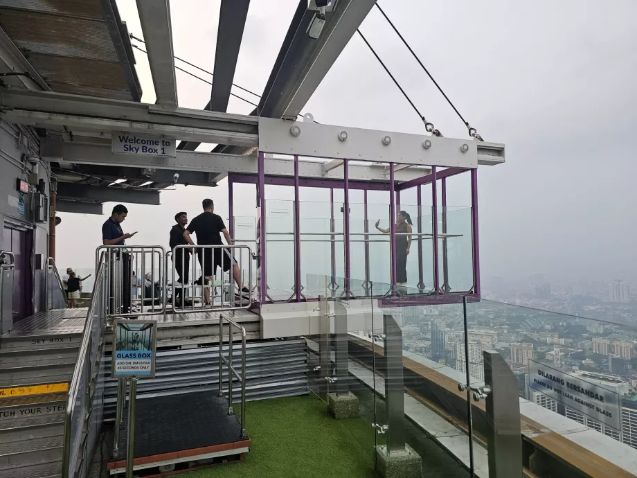 Glaskasten Menara