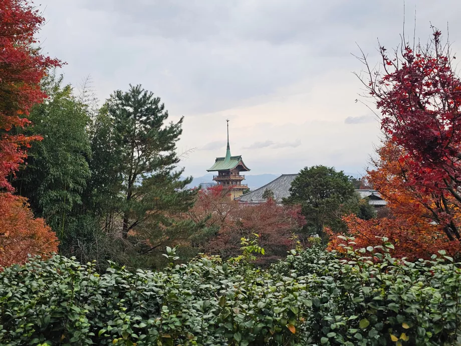 Blick vom Garten des Kodai-ji-Tempels