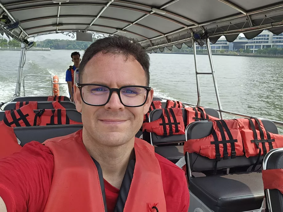 Ich auf dem Boot, Wassertaxi