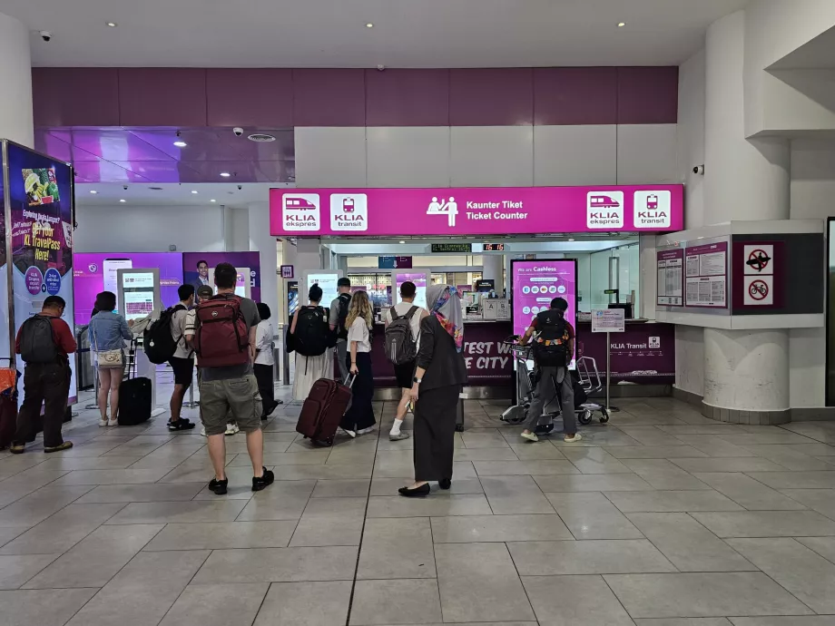 Fahrkartenschalter, KLIA-Züge