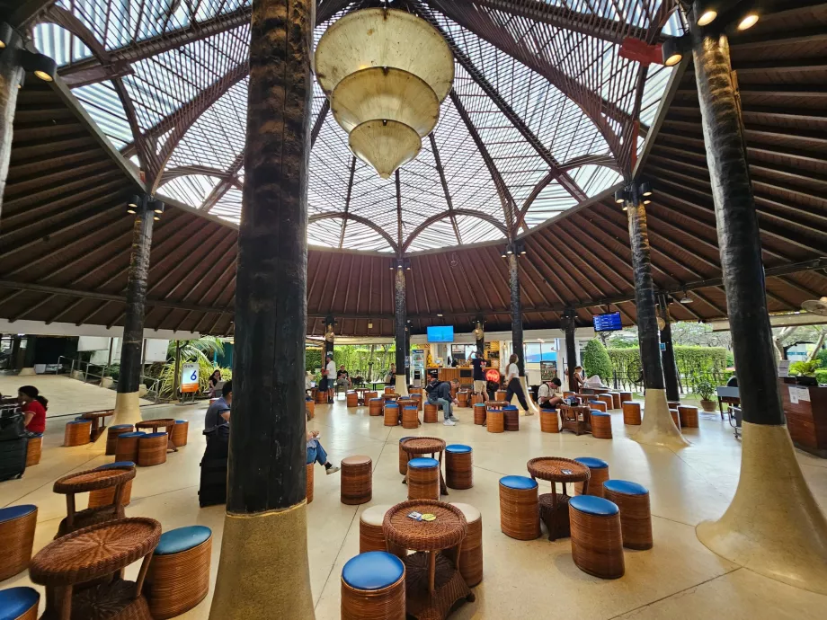 Abflug-Gate-Bereich im internationalen Bereich