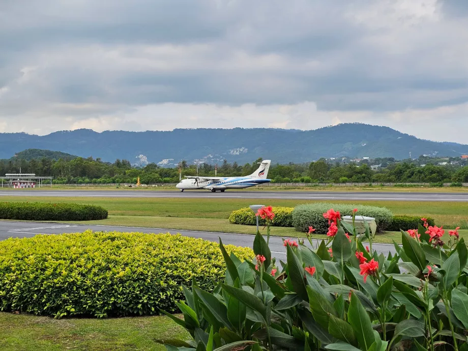 Flugzeug der Bangkok Airways auf dem Flughafen Koh Samui