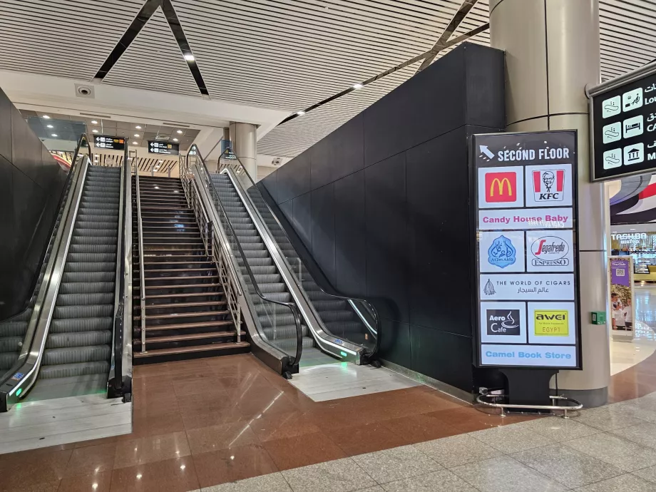Food Court, Transitbereich, Terminal 2