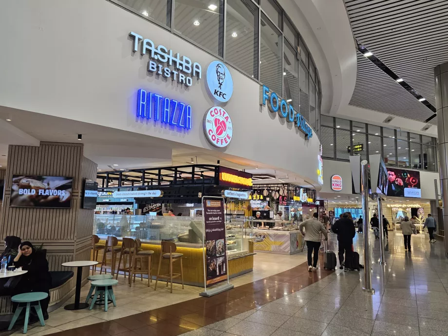 Food Court, Transitbereich, Terminal 2