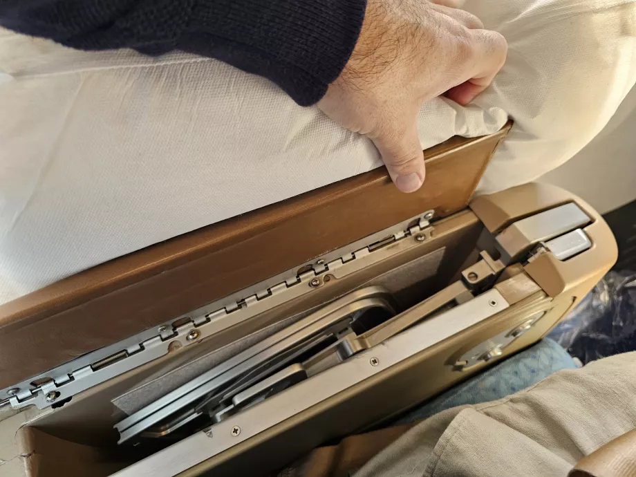 Esstisch in Armlehne