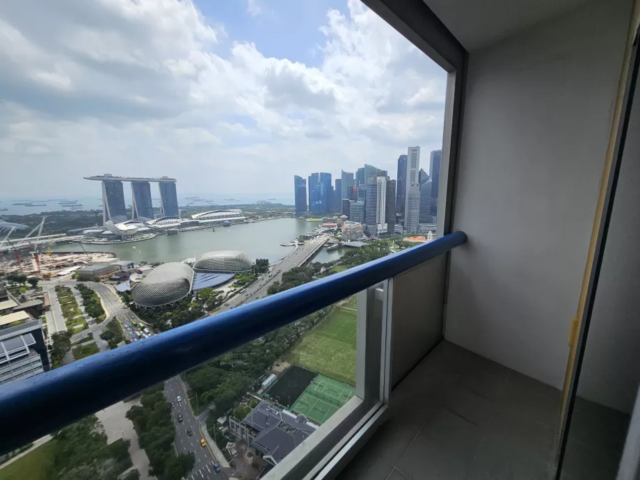 Blick auf Marina Bay Sands vom Balkon aus