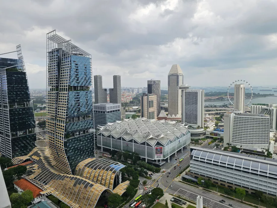 Blick vom Balkon auf die andere Seite